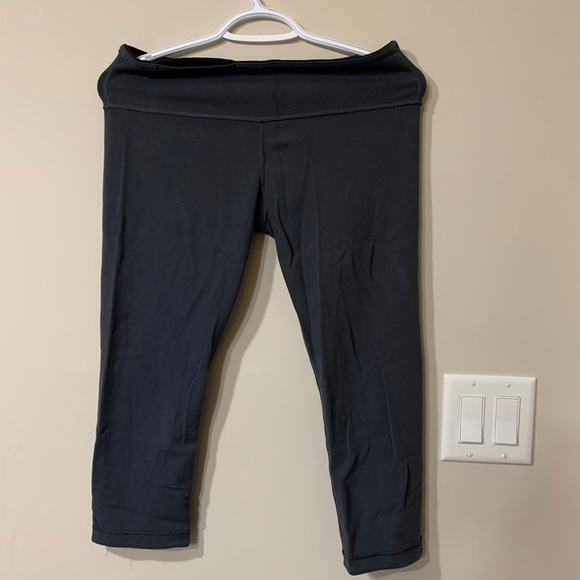 Lululemon cropped black pants